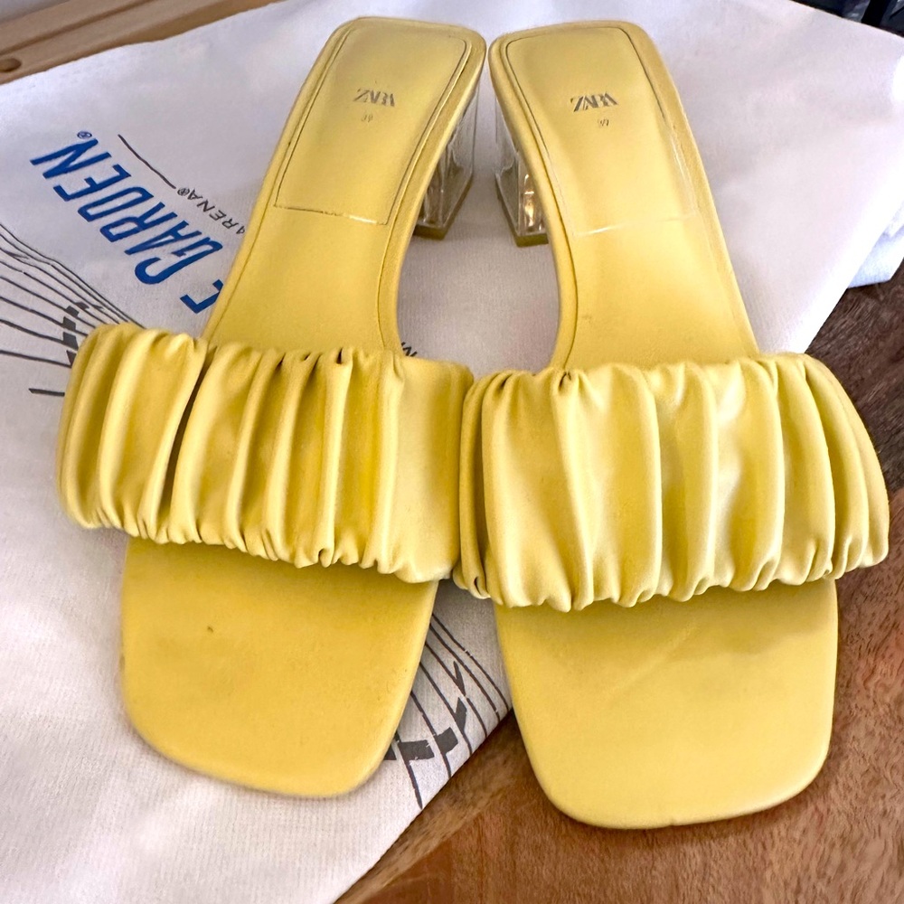 Zara green yellow mules